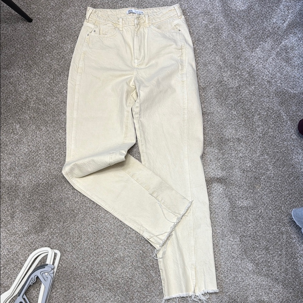 Zara Cream Ankle Jeans for Women